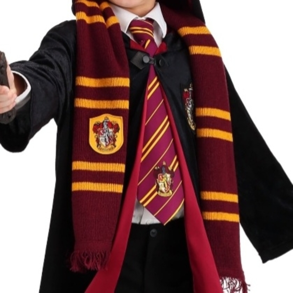 New $20 Harry Potter Gryffindor Stripe Knit Fall/Winter Dress-Up Scarf w/ patch